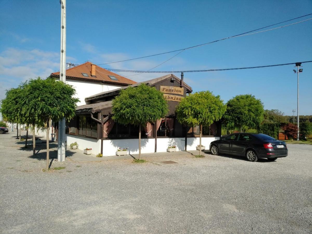 Pansion Ribnjak Nasice Exterior photo